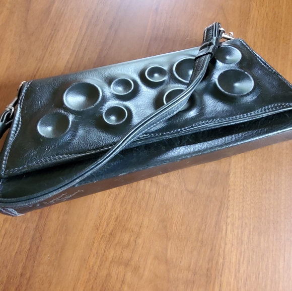 Designwr Willi Nilli handcrafted black leather moon crater steam clutch purse - Picture 2 of 12